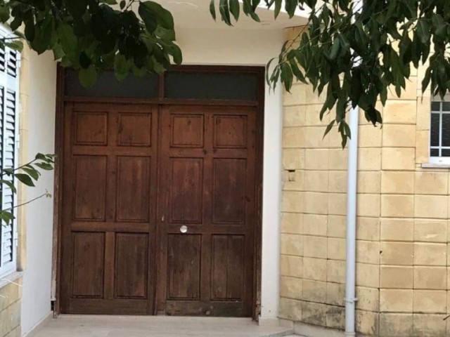 Kyrenia Karsiyaka Zu Verkaufen Villa 3 1 ** 