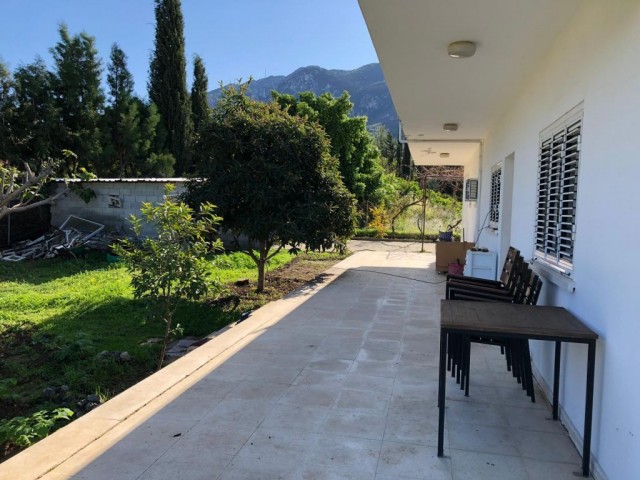 3 Bedroom Villa for sale 1200 m² in Karşıyaka, Girne, North Cyprus