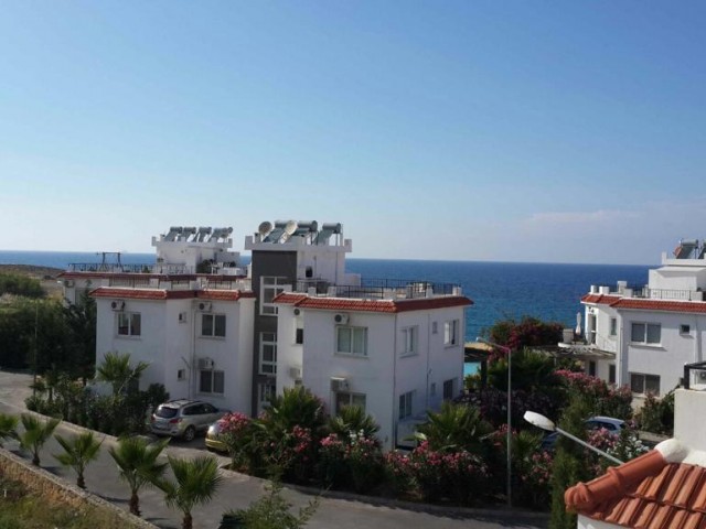 Penthouse Zu Verkaufen In Kyrenia Lapta 3 1 ** 