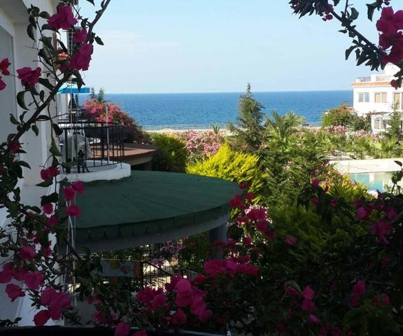 Penthouse Zu Verkaufen In Kyrenia Lapta 3 1 ** 