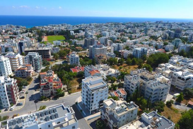 Kyrenia Zentrum Zu Verkaufen Wohnung 1 1 ** 