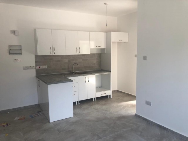 Kyrenia Olivenhain Zu Verkaufen Wohnung 1 1 ** 