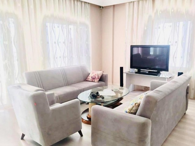 Girne Merkez Satılık Penthouse 3 1