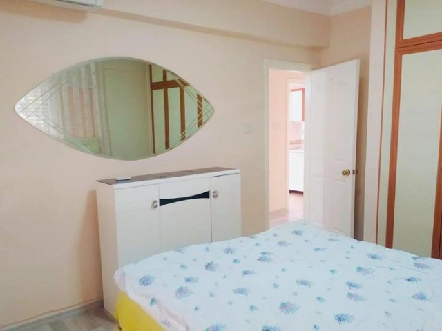 Penthouse In Kyrenia Zentrum Zu Verkaufen 3 1 ** 