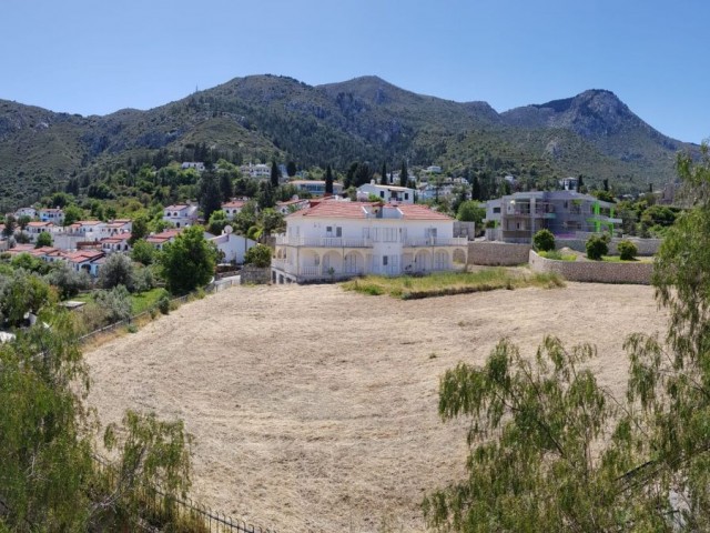 Villa Zum Verkauf In Kyrenia Bellapais 5 3 ** 