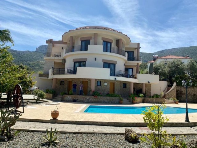 Villa Zum Verkauf In Kyrenia Bellapais 4 1 ** 