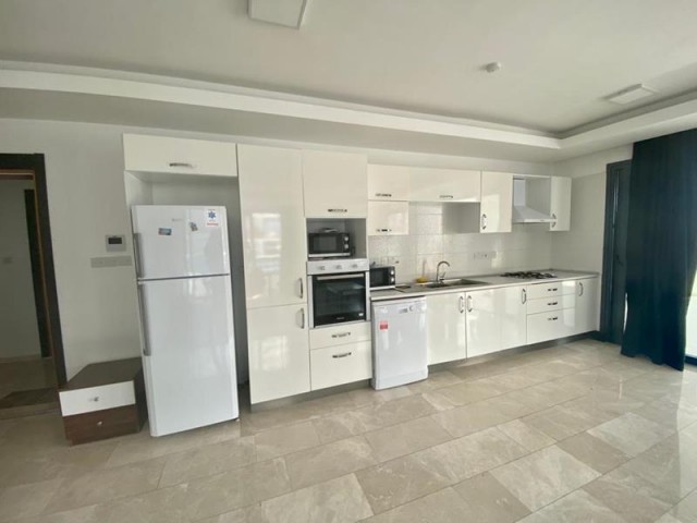 Penthouse In Kyrenia Zentrum Zu Verkaufen 2 1 ** 