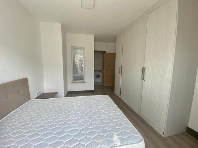 Penthouse In Kyrenia Zentrum Zu Verkaufen 2 1 ** 