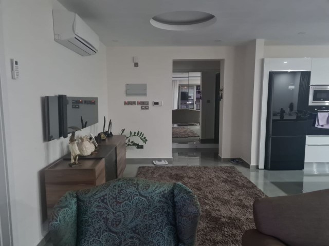 Girne Merkez Satılık Penthouse 3 1