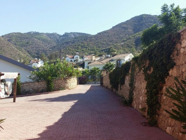 Villa Zu Verkaufen In Kyrenia Incesu 3 + 1 ** 