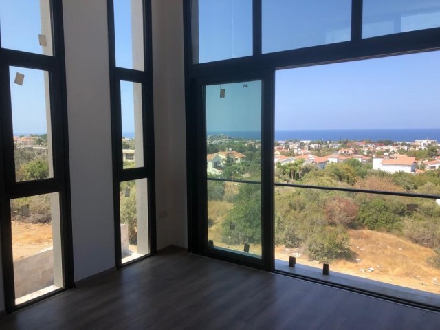 Kyrenia Yesiltepe Villa For Sale 4+1