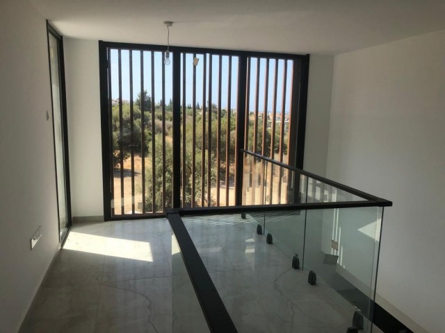 Girne Yeşiltepe Satılık Villa 4+1