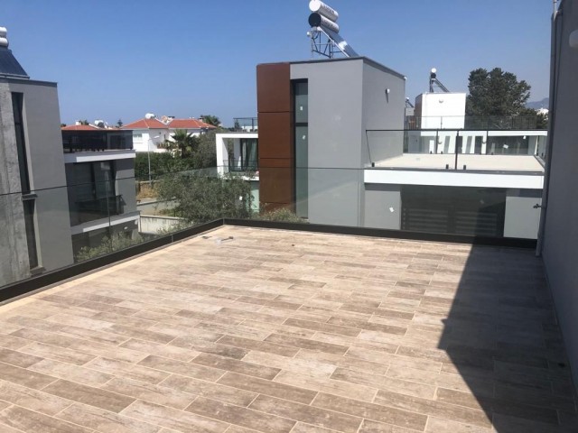 Kyrenia Chatalköy Zu Vermieten Villa 2 + 1 ** 