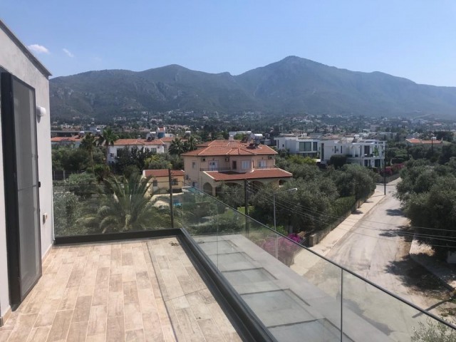 Kyrenia Chatalköy Zu Vermieten Villa 2 + 1 ** 