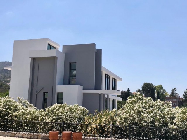 Villa Zum Verkauf In Kyrenia Doganköy 3 + 1 ** 