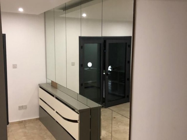 Girne Yukarı Girne Satılık Villa 4+1