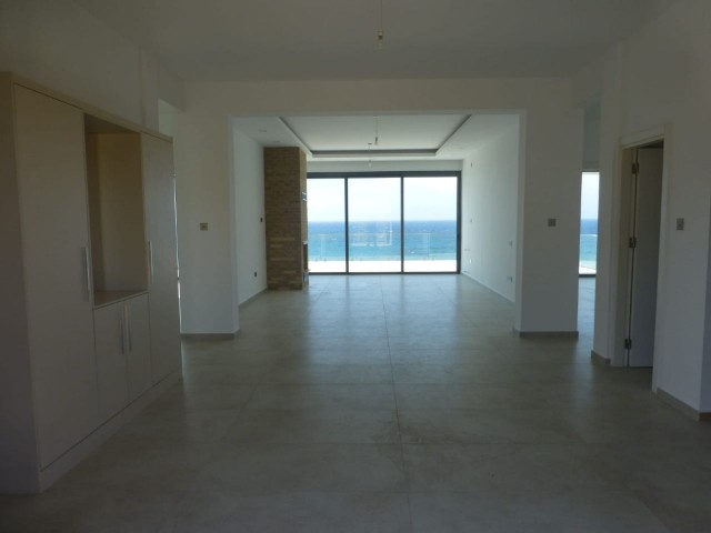 Kyrenia Karsyaka Seafront Villa For Sale 4+1