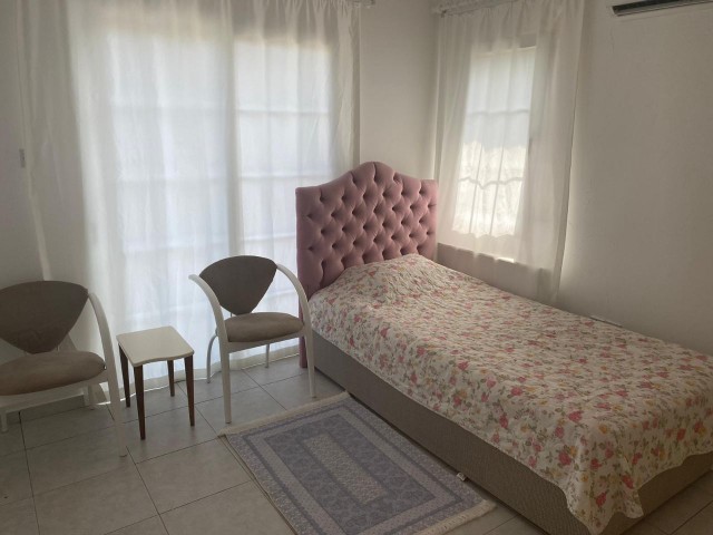 Girne Karşıyaka'da Özel Havuzlu Kısa Dönem Kiralık Villa