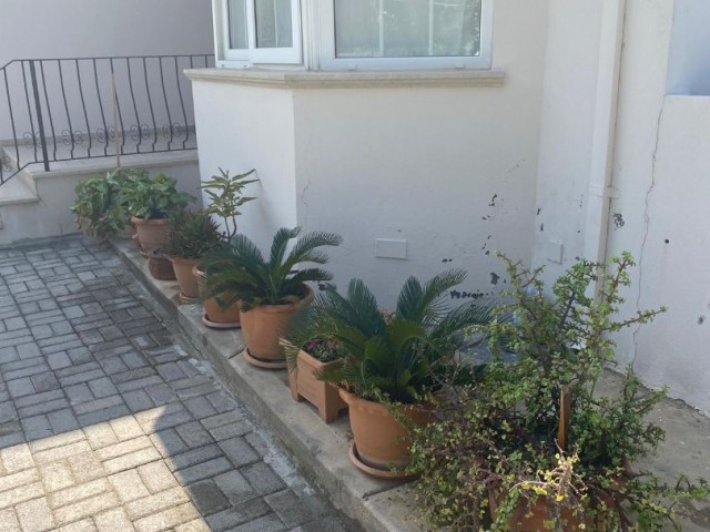 Girne Karşıyaka'da Özel Havuzlu Kısa Dönem Kiralık Villa