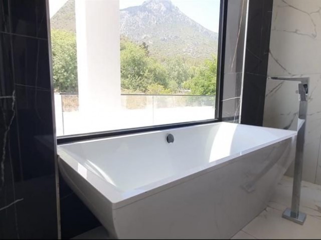 Girne Bellapais Satılık Villa 5+2