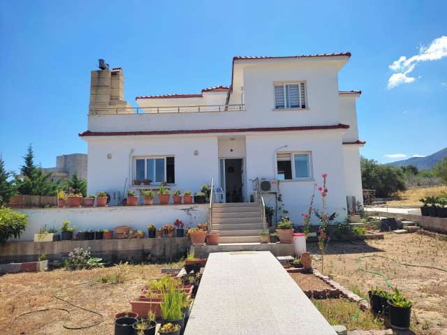 Girne Alsancak Satılık Villa 4+1