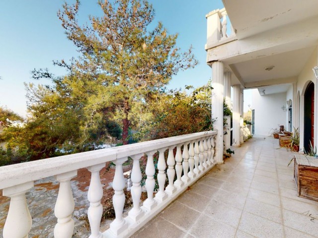 Upper Kyrenia Doğanköy Land and Old Mansion for Sale