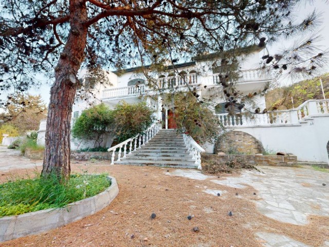 Upper Kyrenia Doğanköy Land and Old Mansion for Sale