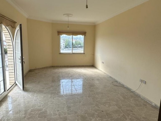 Nicosia Hamitkoy Flat For Sale 3+2