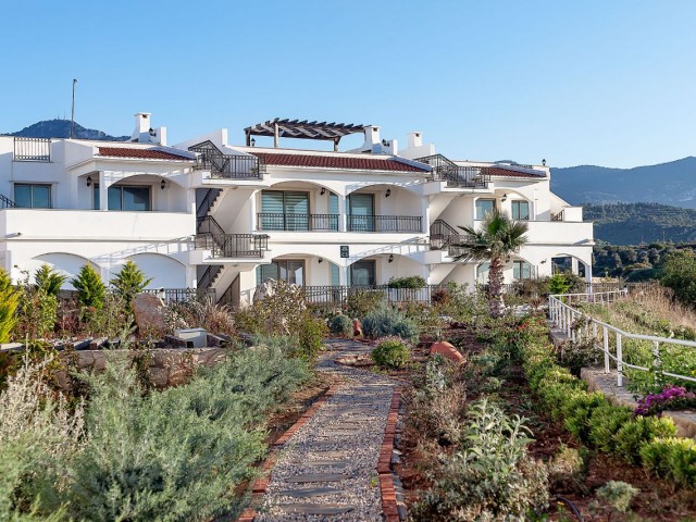 3+1 Flat For Sale in Kyrenia Esentepe