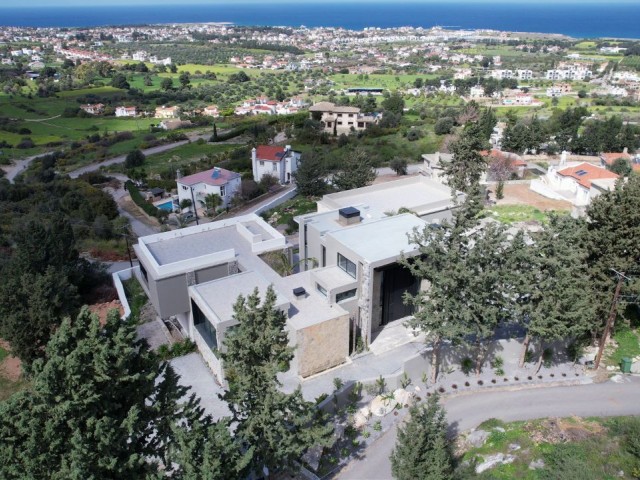 Kyrenia Karşıyaka 9+2 Villa For Sale