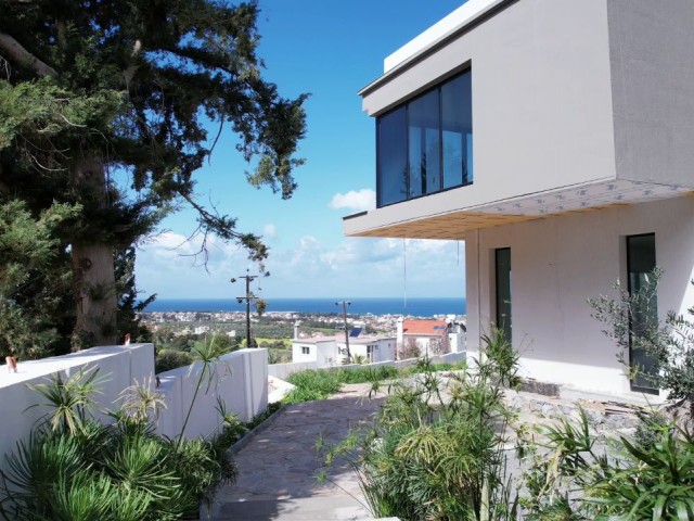 Kyrenia Karşıyaka 9+2 Villa zum Verkauf