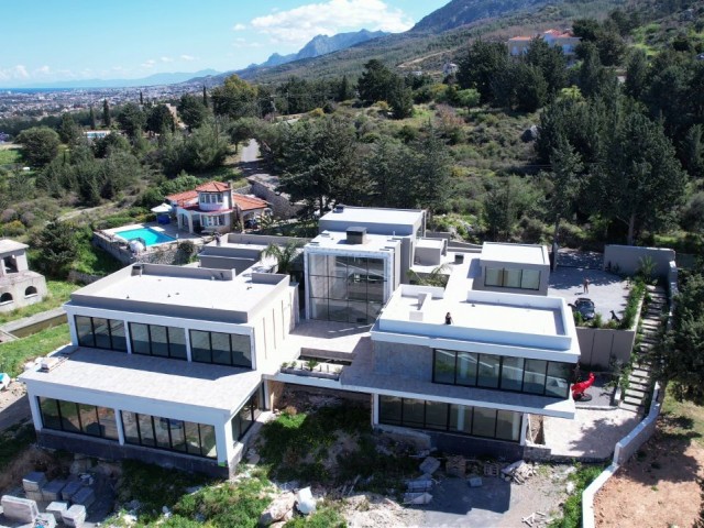 Kyrenia Karşıyaka 9+2 Villa zum Verkauf