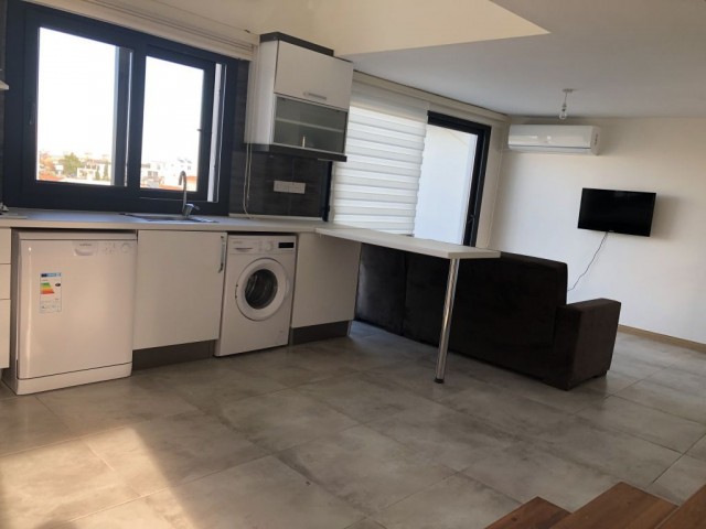 Alsancakta duraklara ve markete yürüyüş mesafesinde  1+1 sıfır eşyalı loft daire