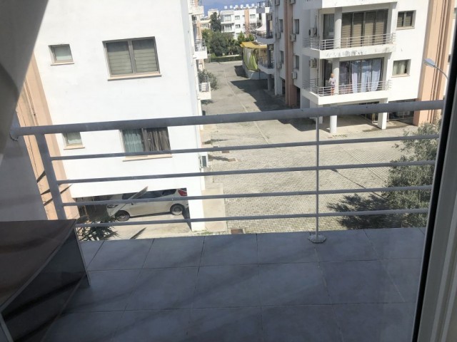 Girne merkezde patara sitesi yanında 2+1 eşyalı daire