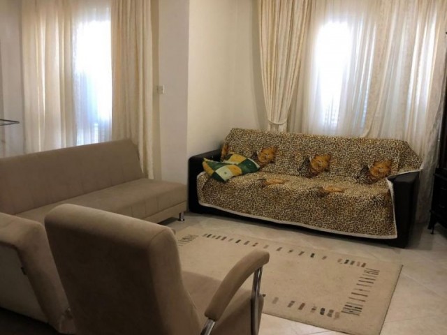 Girne merkezde eşyalı 3+1 kiralık daire