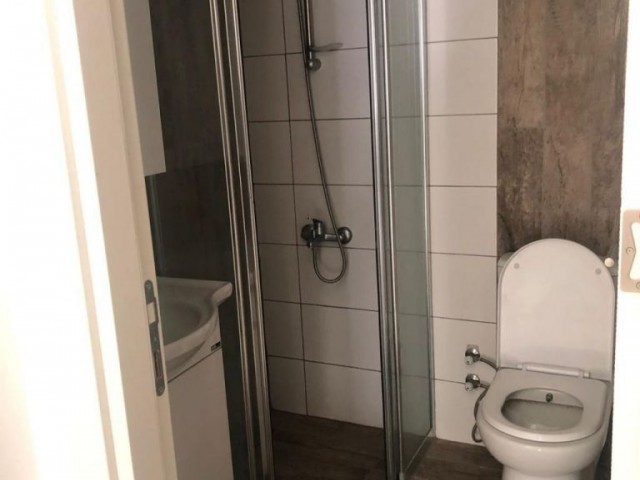 Girne merkezde Piabella otel yanında eşyasız 2+1 eşyasız daire