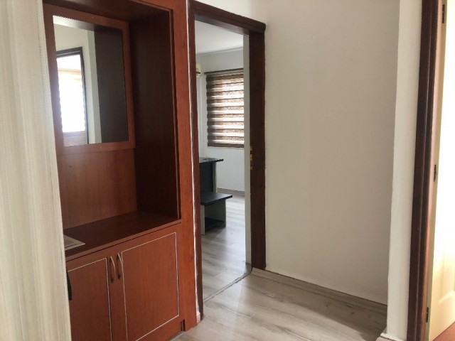 Büro Mieten in Girne Merkez, Kyrenia