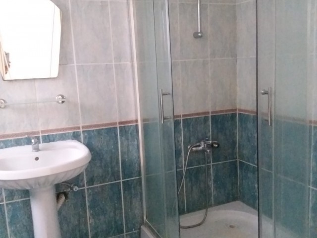 Girne merkezde Oscar hotel yakınında 3+1 eşyalı kiralık daire