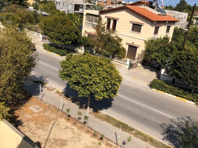 Halb freistehend Kaufen in Karaoğlanoğlu, Kyrenia