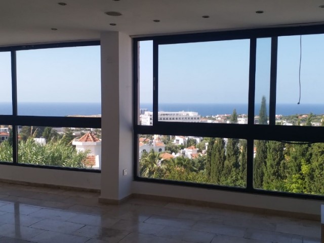 Çatalköy’de mükemmel deniz manzaralı şömineli eşyasız 2 + 1 kiralık daire