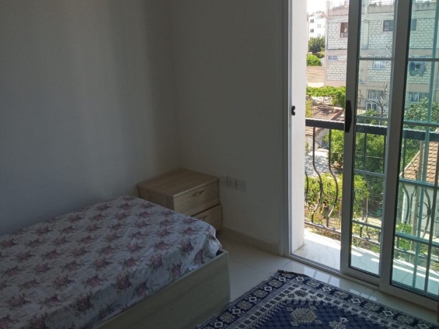 Lefkoşa kızılbaş bölgesinde krediye uygun 2 + 1 eşyalı satılık daire