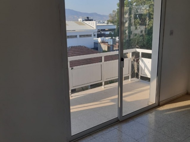 Flat To Rent in Küçük Kaymaklı, Nicosia