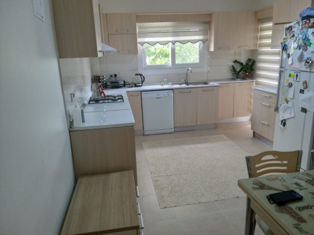 Flat To Rent in Dikmen, Kyrenia