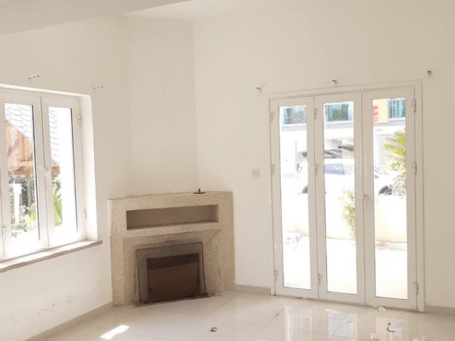 Business To Rent in Girne Merkez, Kyrenia