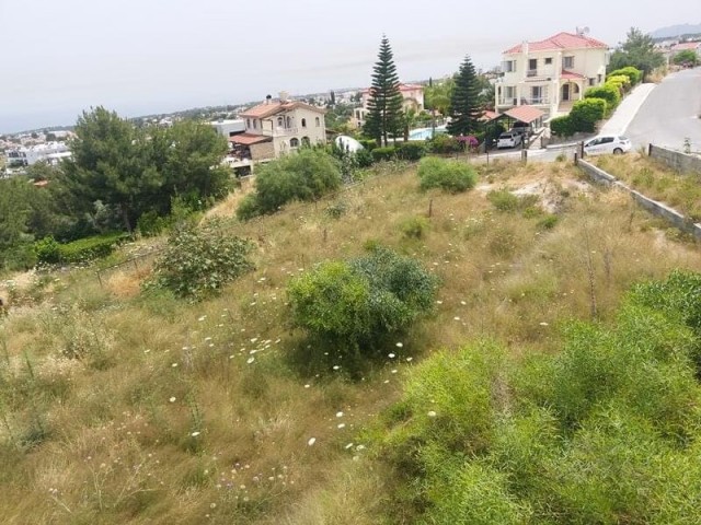 4 + 1 villas for sale in Çatalköy with an equivalent title deed of 80% completed in 1.5 acres of land with excellent sea views ** 