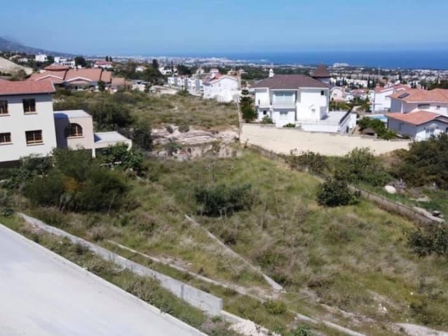 4 + 1 villas for sale in Çatalköy with an equivalent title deed of 80% completed in 1.5 acres of land with excellent sea views ** 