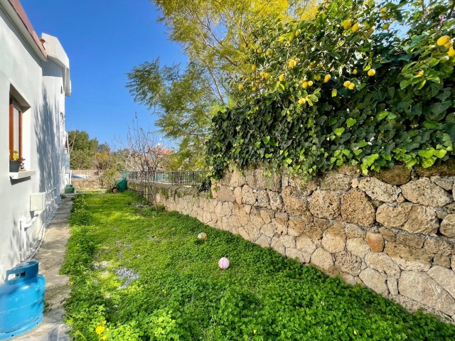 2 + 1 Einfamilienhaus zum Verkauf mit separater Küche mit eigenem Garten in doganköy ** 