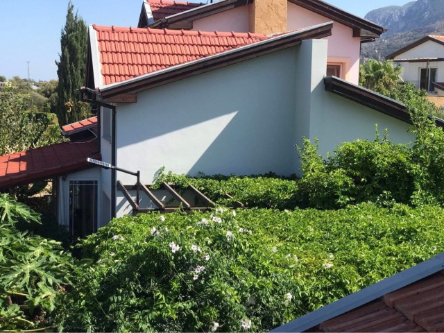 3+1 Villa zu vermieten mit Kamin mit Pool mit Meerblick in Karsiyaka ** 