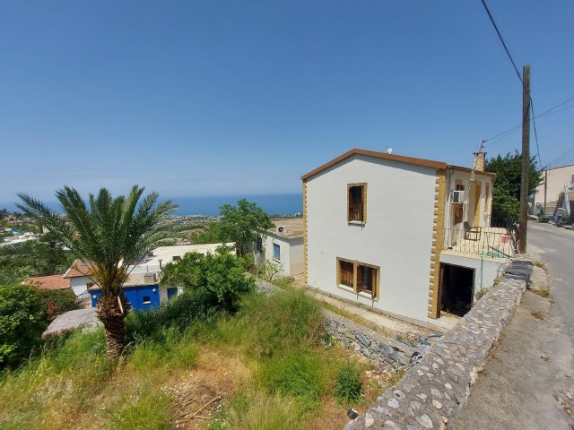 3 + 1 detached house for sale in Lapta başpınar within 746 meters2 of land with excellent sea views ** 