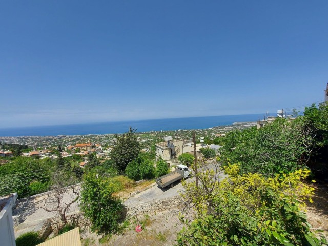 3 + 1 detached house for sale in Lapta başpınar within 746 meters2 of land with excellent sea views ** 